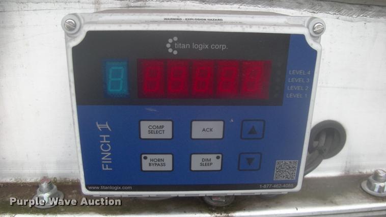 image for item DK9633 2015 Mueller 8400 tank trailer