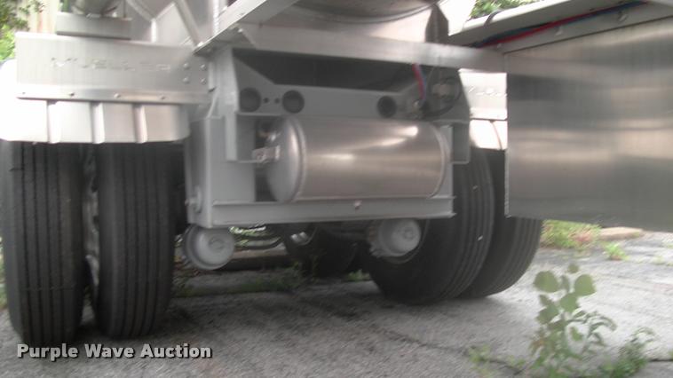 image for item DK9633 2015 Mueller 8400 tank trailer