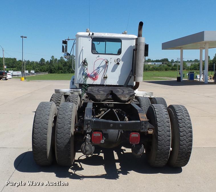 image for item K3266 1997 International 9200 semi truck