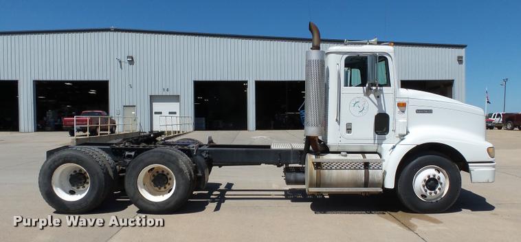 image for item K3266 1997 International 9200 semi truck