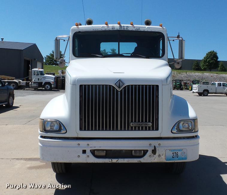 image for item K3266 1997 International 9200 semi truck