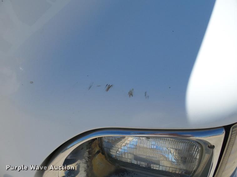 image for item K3266 1997 International 9200 semi truck