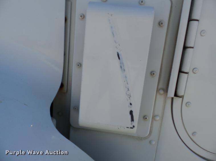 image for item K3266 1997 International 9200 semi truck