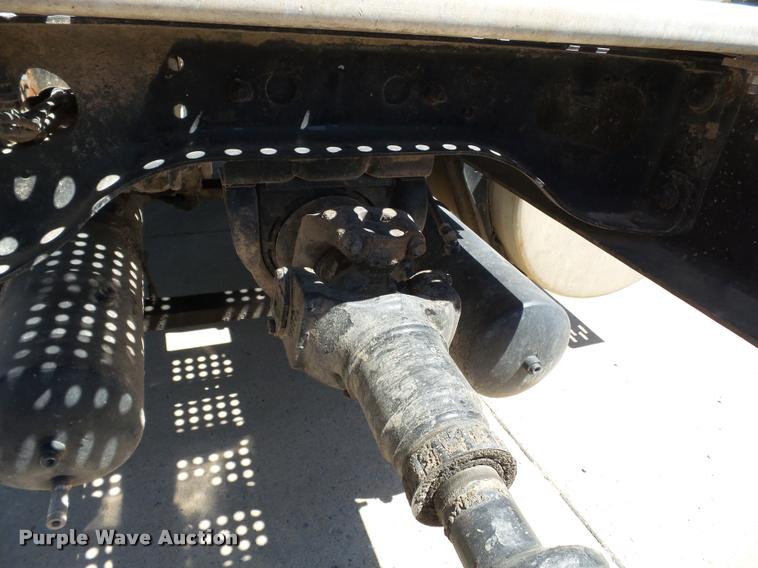 image for item K3266 1997 International 9200 semi truck