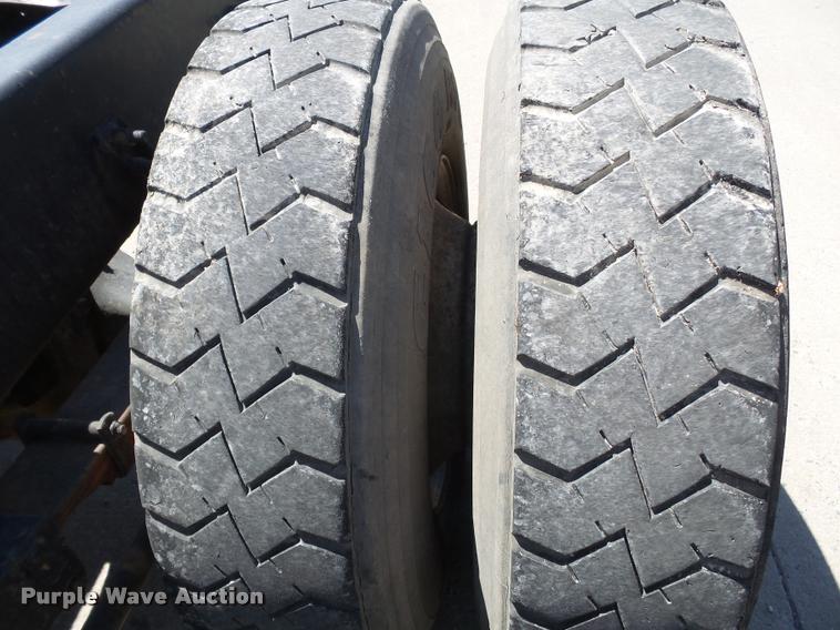 image for item K3266 1997 International 9200 semi truck