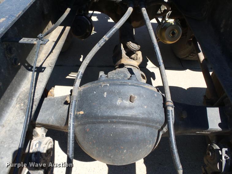 image for item K3266 1997 International 9200 semi truck