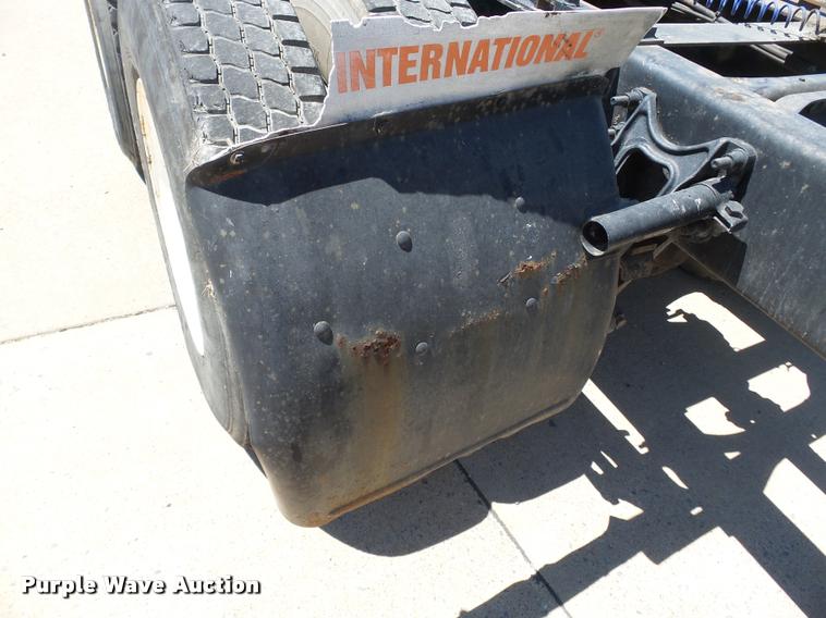 image for item K3266 1997 International 9200 semi truck