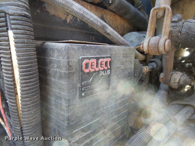 image for item K3266 1997 International 9200 semi truck