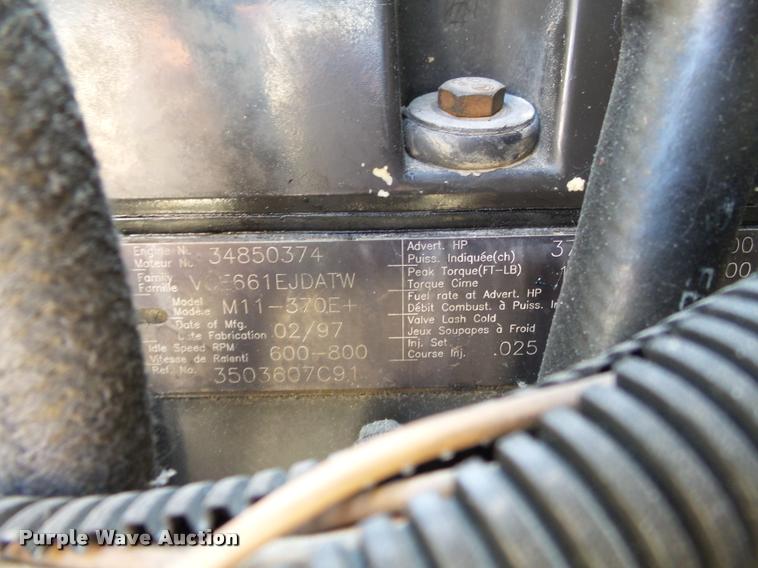 image for item K3266 1997 International 9200 semi truck