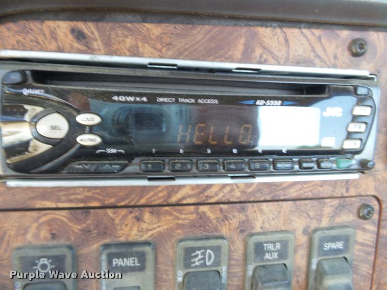 image for item K3266 1997 International 9200 semi truck