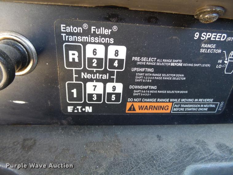 image for item K3266 1997 International 9200 semi truck