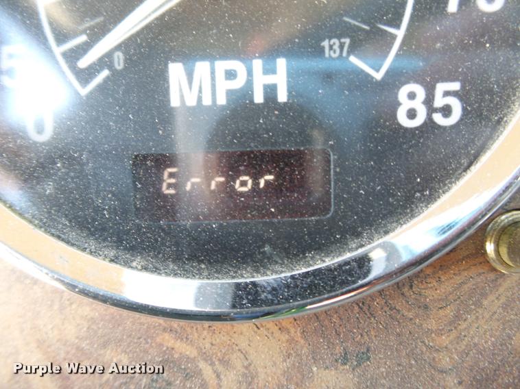 image for item K3266 1997 International 9200 semi truck