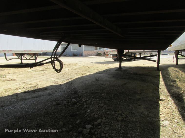 image for item K6153 2006 Utility dry van trailer