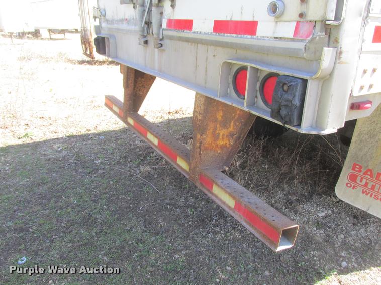 image for item K6153 2006 Utility dry van trailer