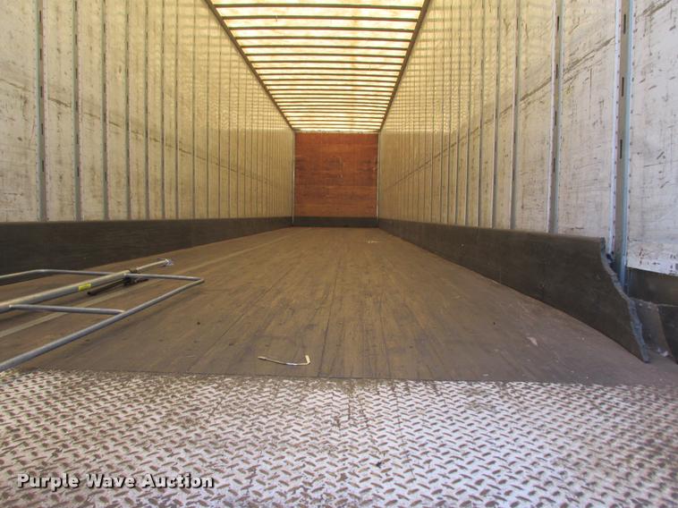 image for item K6153 2006 Utility dry van trailer