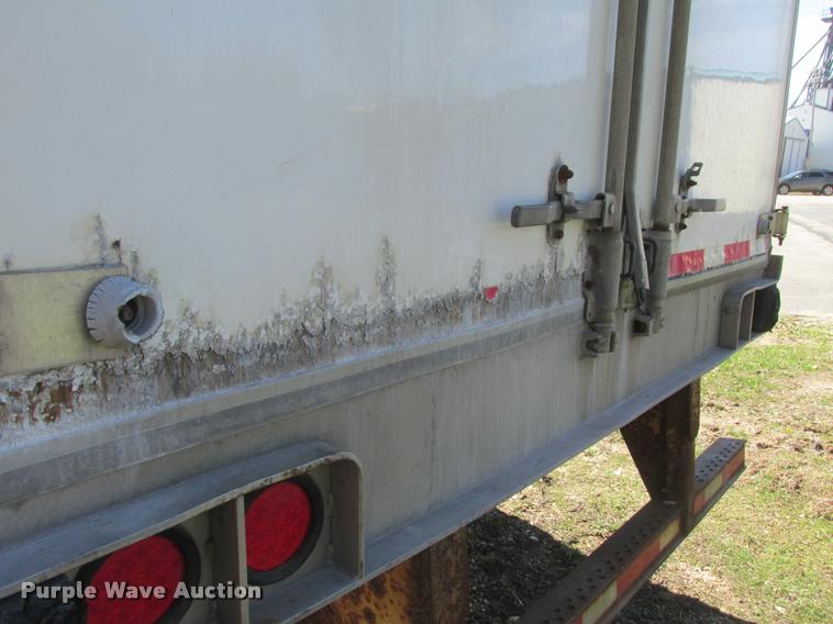 image for item K6153 2006 Utility dry van trailer