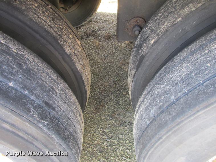 image for item K6153 2006 Utility dry van trailer