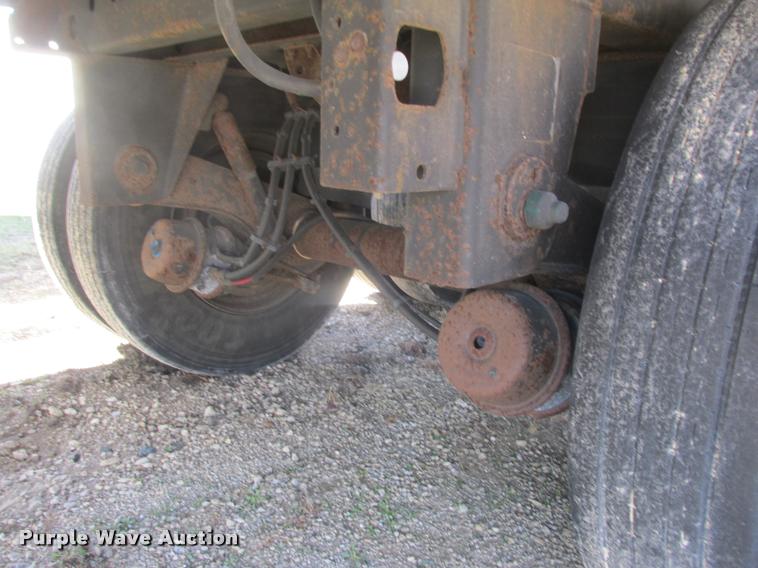 image for item K6153 2006 Utility dry van trailer