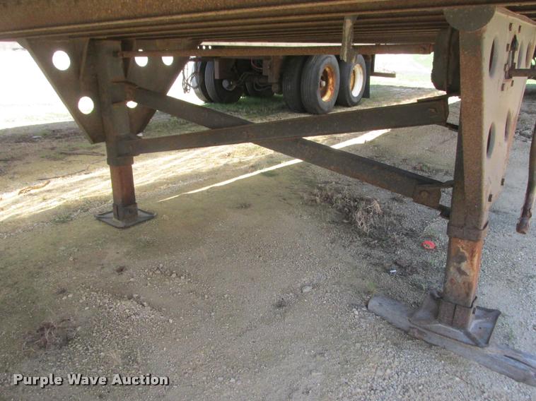 image for item K6153 2006 Utility dry van trailer