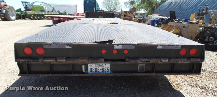 image for item L1532 2001 Trail King TK70HT-482 equipment trailer