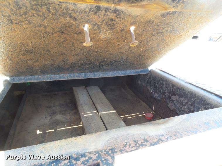 image for item L1532 2001 Trail King TK70HT-482 equipment trailer