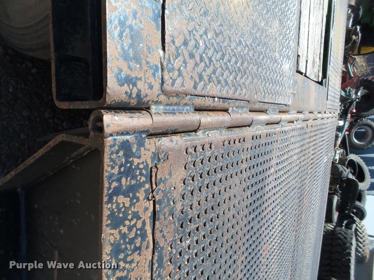 image for item L1532 2001 Trail King TK70HT-482 equipment trailer