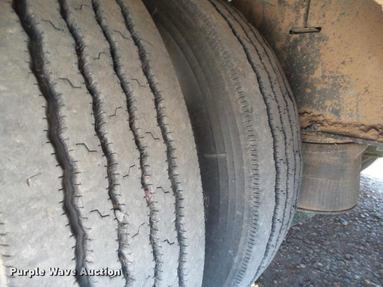 image for item L1532 2001 Trail King TK70HT-482 equipment trailer