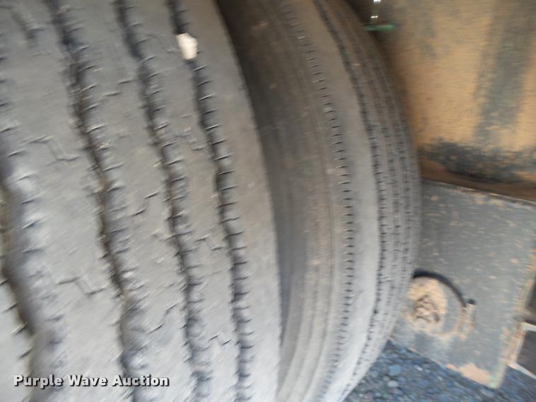 image for item L1532 2001 Trail King TK70HT-482 equipment trailer