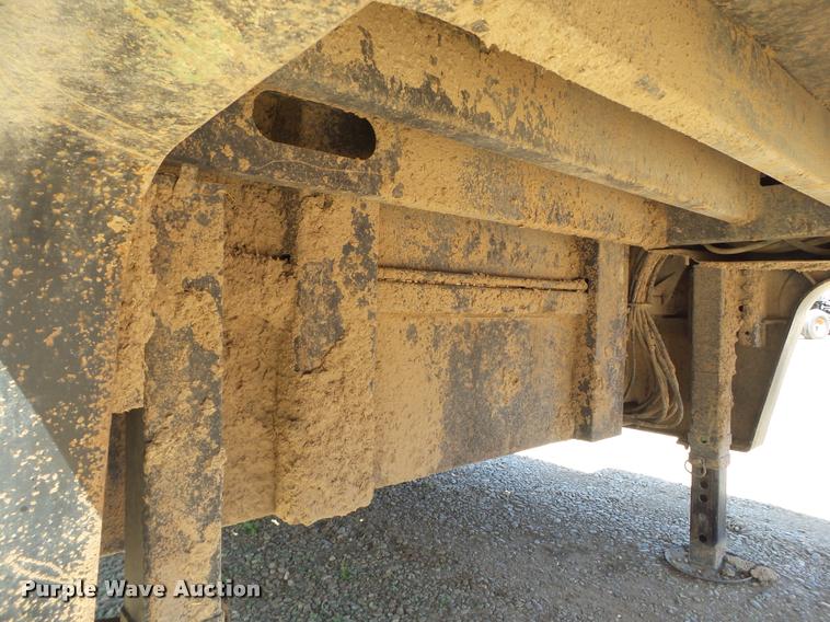 image for item L1532 2001 Trail King TK70HT-482 equipment trailer