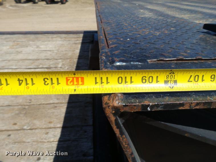 image for item L1532 2001 Trail King TK70HT-482 equipment trailer