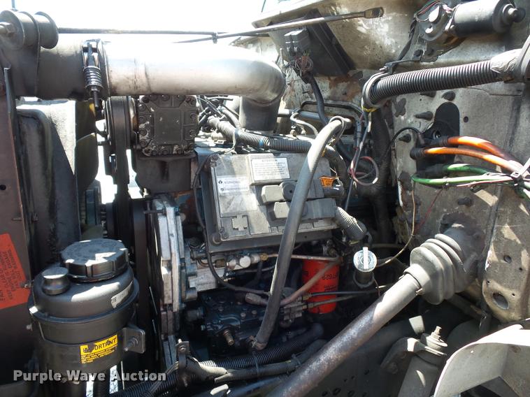 image for item CA9064 2002 International 4900 truck chassis