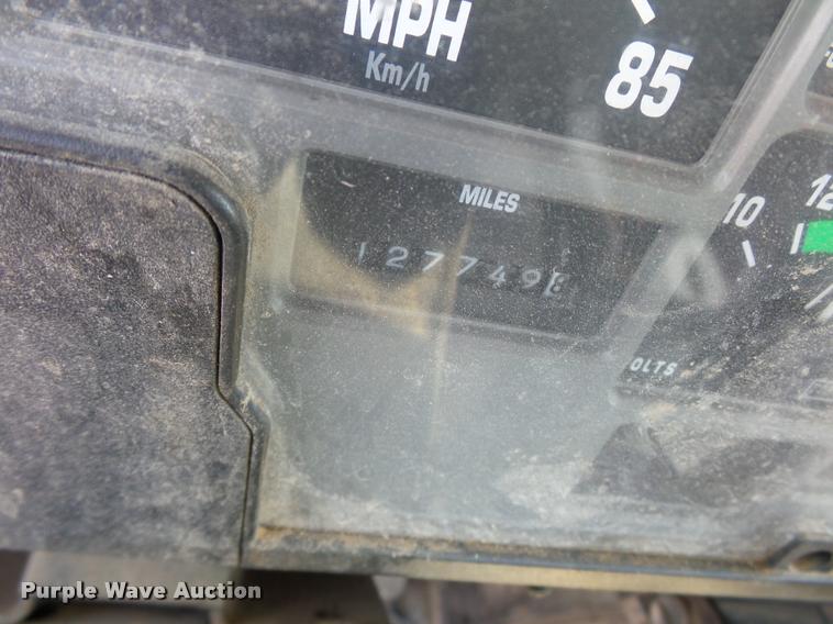 image for item CA9064 2002 International 4900 truck chassis