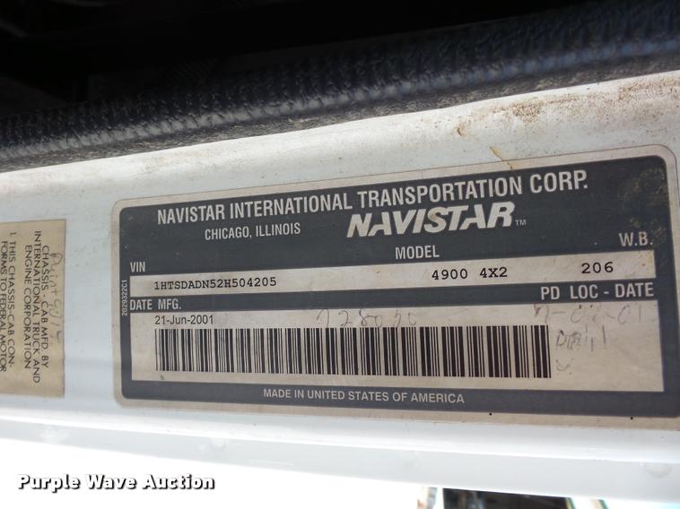 image for item CA9064 2002 International 4900 truck chassis