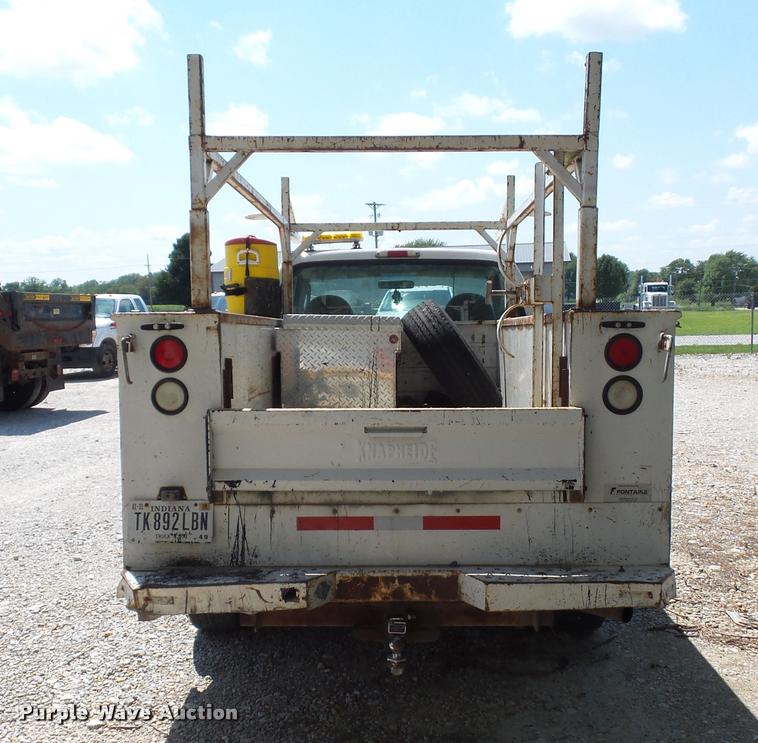 image for item CA9065 2005 Ford F250 Super Duty utility bed pickup truck