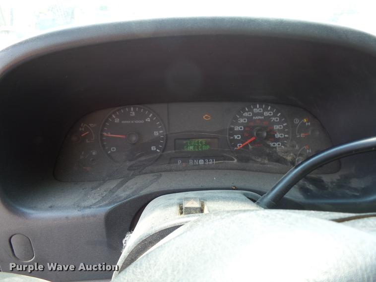 image for item CA9065 2005 Ford F250 Super Duty utility bed pickup truck