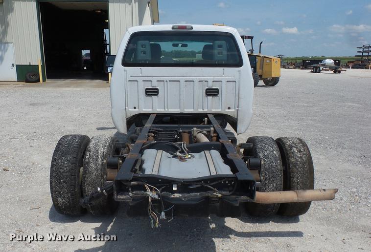 image for item CA9066 2011 Ford F350 Super Duty SuperCab cab and chassis pickup truck