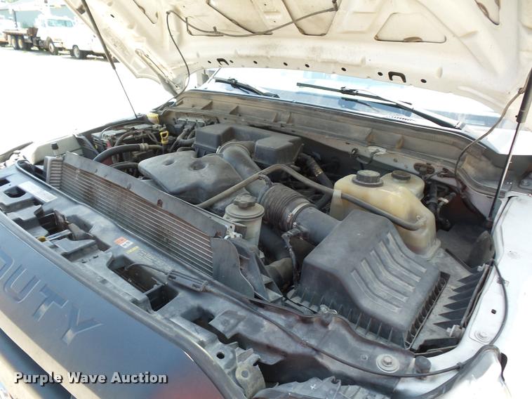 image for item CA9066 2011 Ford F350 Super Duty SuperCab cab and chassis pickup truck