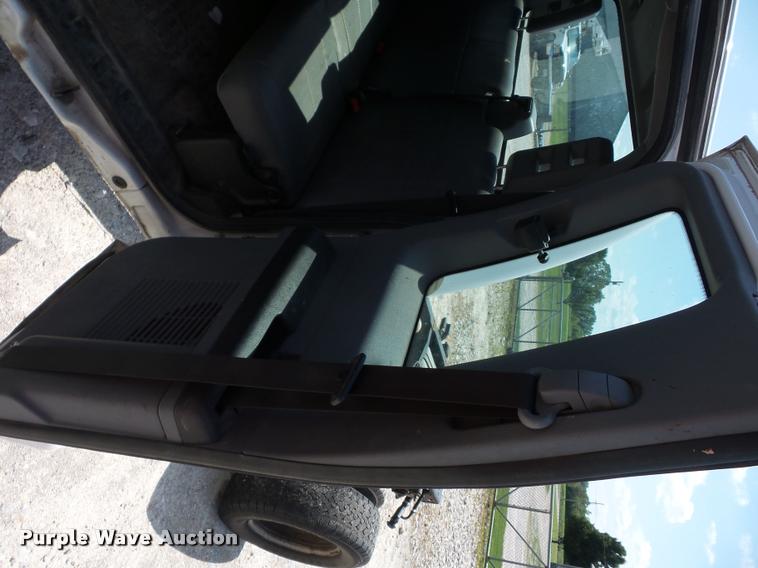 image for item CA9066 2011 Ford F350 Super Duty SuperCab cab and chassis pickup truck