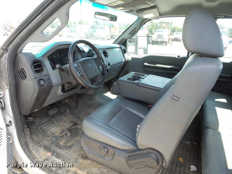 image for item CA9066 2011 Ford F350 Super Duty SuperCab cab and chassis pickup truck