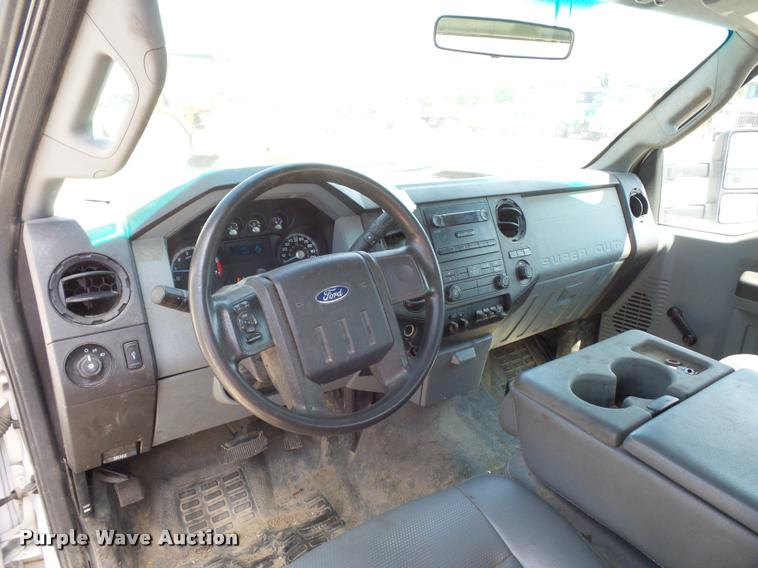 image for item CA9066 2011 Ford F350 Super Duty SuperCab cab and chassis pickup truck