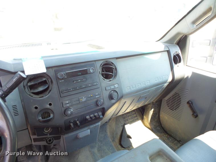 image for item CA9066 2011 Ford F350 Super Duty SuperCab cab and chassis pickup truck