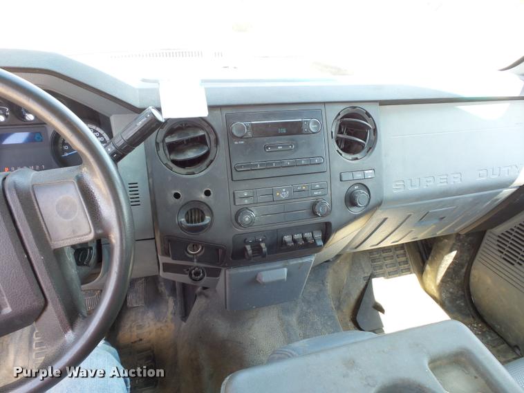 image for item CA9066 2011 Ford F350 Super Duty SuperCab cab and chassis pickup truck