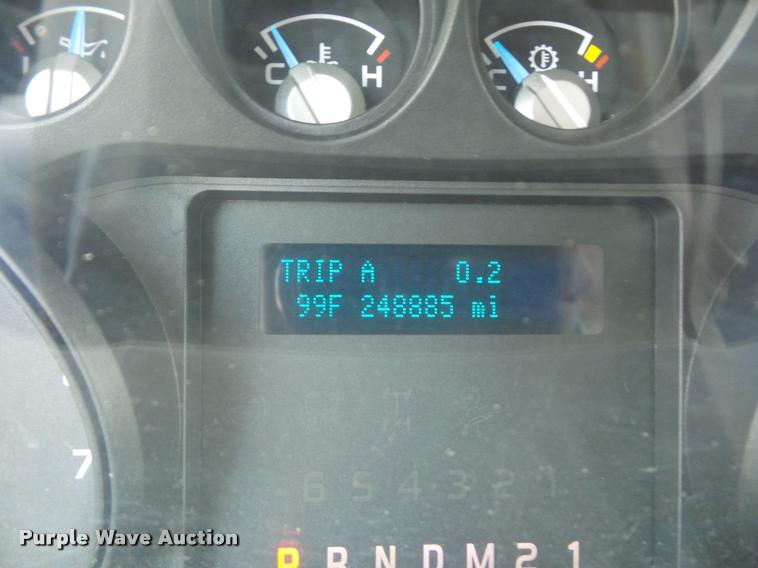 image for item CA9066 2011 Ford F350 Super Duty SuperCab cab and chassis pickup truck