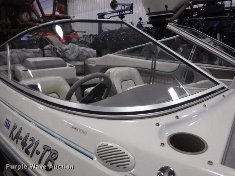 image for item CA9744 1994 Bayliner Caprice 1850LS boat