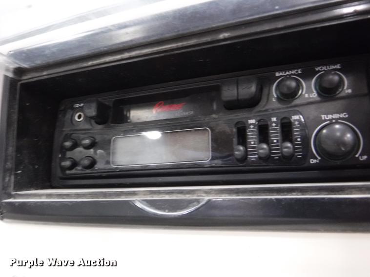 image for item CA9744 1994 Bayliner Caprice 1850LS boat