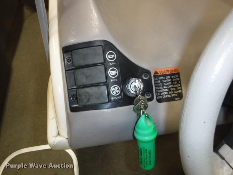 image for item CA9744 1994 Bayliner Caprice 1850LS boat