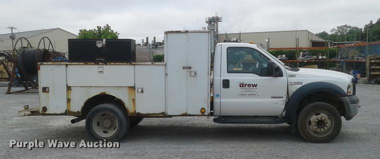 image for item DA1089 2006 Ford F550 XL utility truck