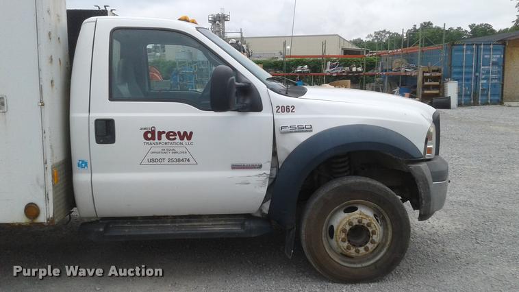 image for item DA1089 2006 Ford F550 XL utility truck