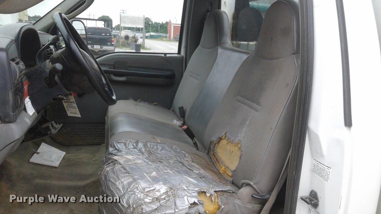 image for item DA1089 2006 Ford F550 XL utility truck