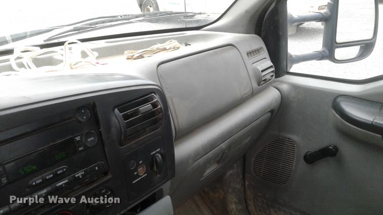 image for item DA1089 2006 Ford F550 XL utility truck